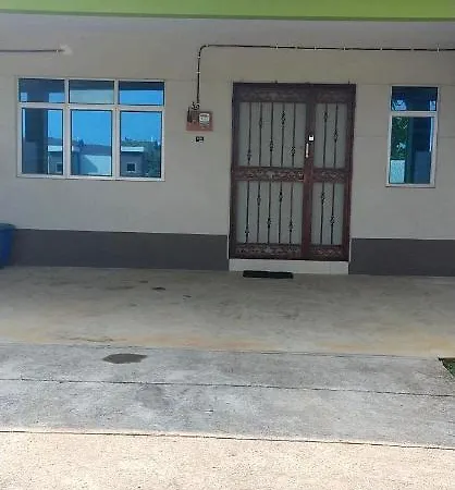Ainur Homestay Malacca Bagian luar foto