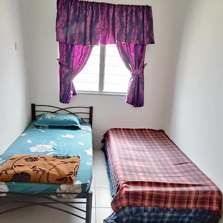 Ainur Homestay Malacca Bagian luar foto