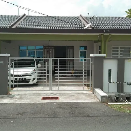 Ainur Homestay Malacca Bagian luar foto